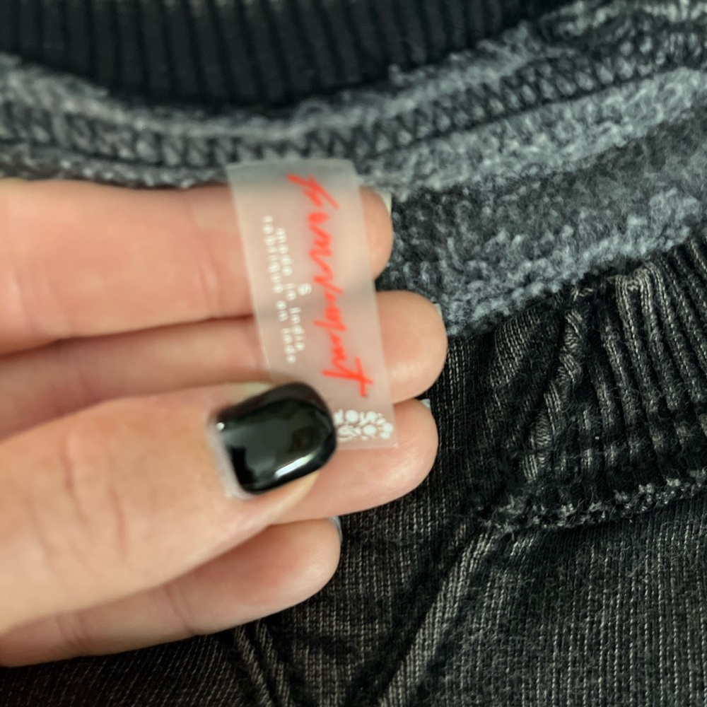 Free People Movement cropped black sweatshirt - Picture 4 of 5
